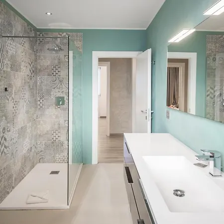 Flats4rent Elegance Luxury דירה